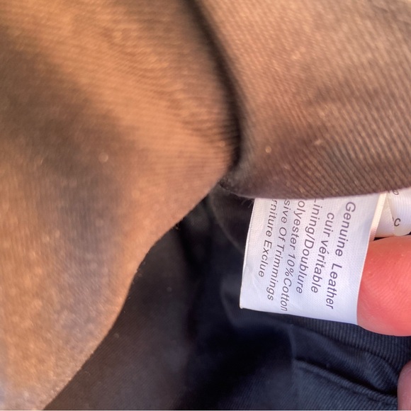 Danier black leather handbag with shiny gold colored accents - Picture 10 of 14